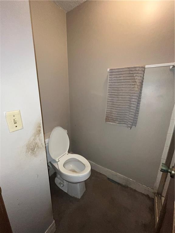 103 SW Lexington Drive