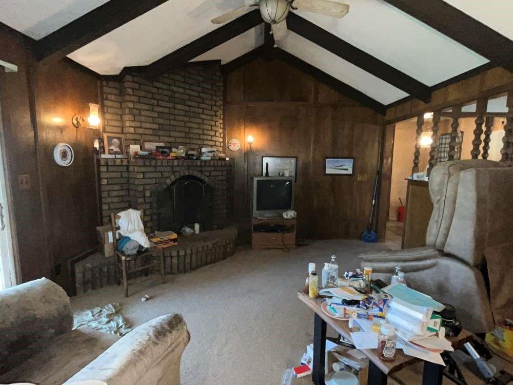 103 SW Lexington Drive