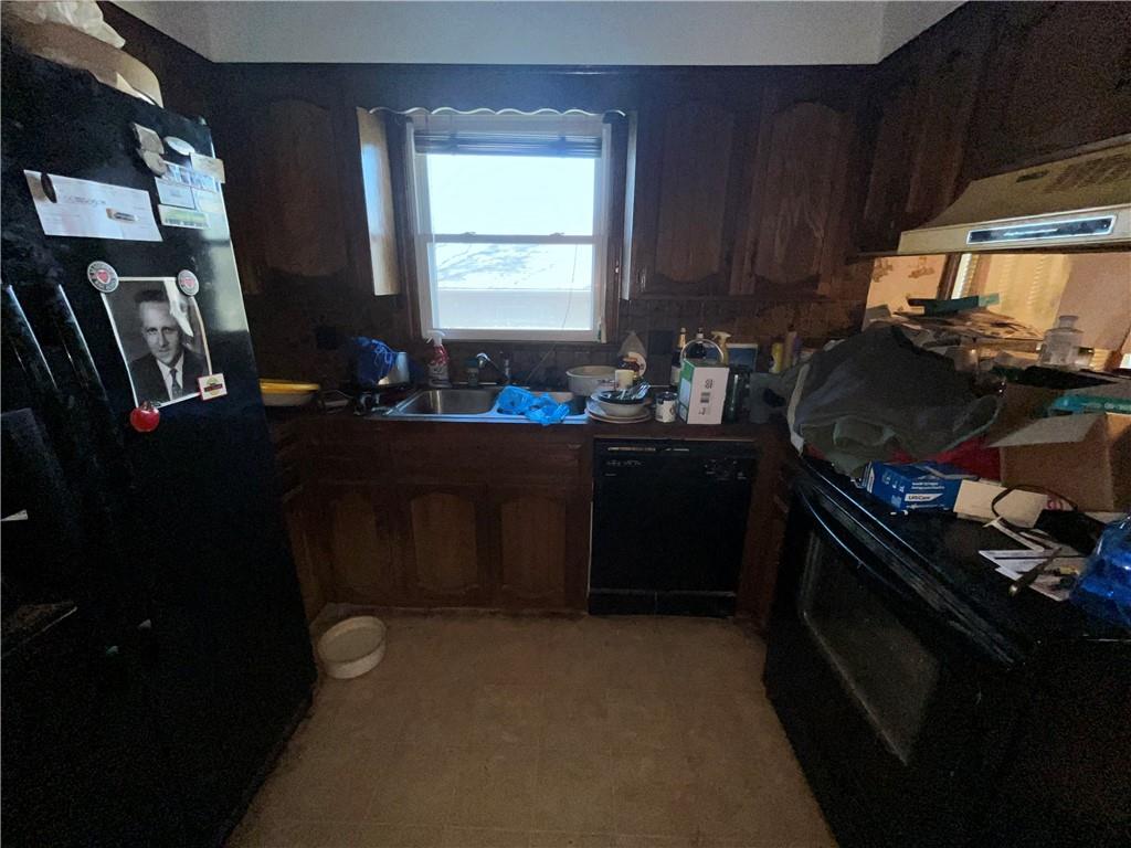 103 SW Lexington Drive