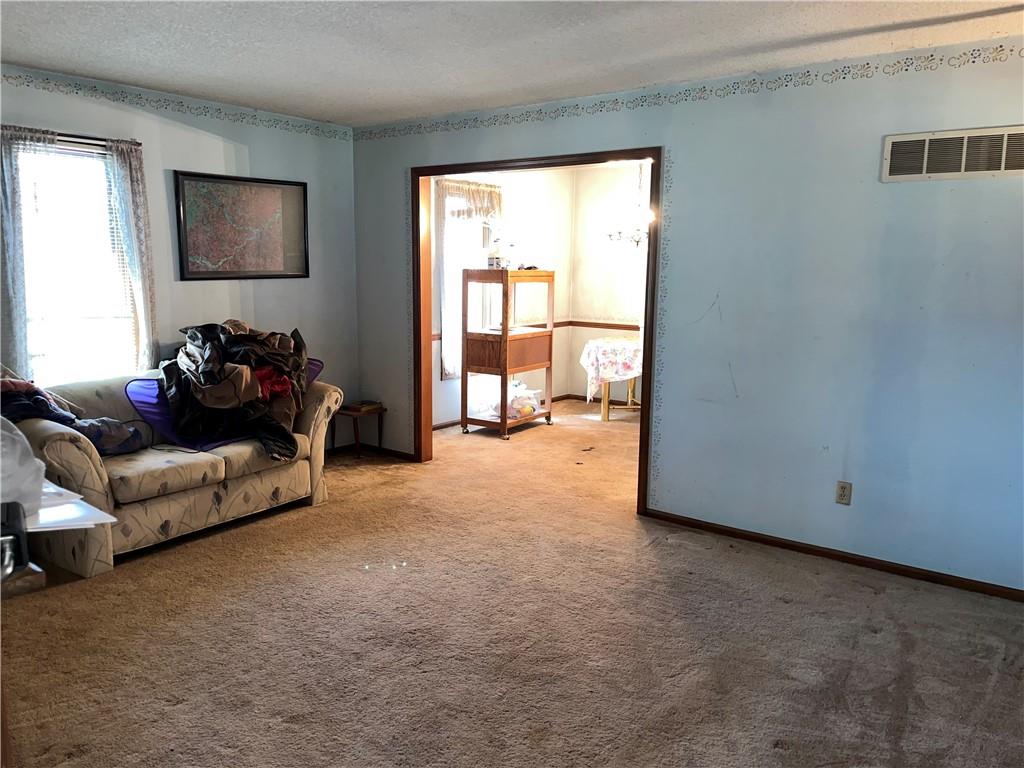 103 SW Lexington Drive
