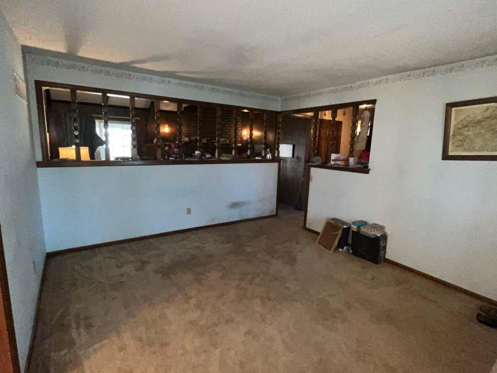 103 SW Lexington Drive