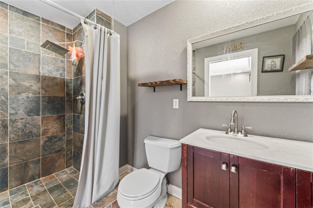 120 NW LAKEWOOD Boulevard
