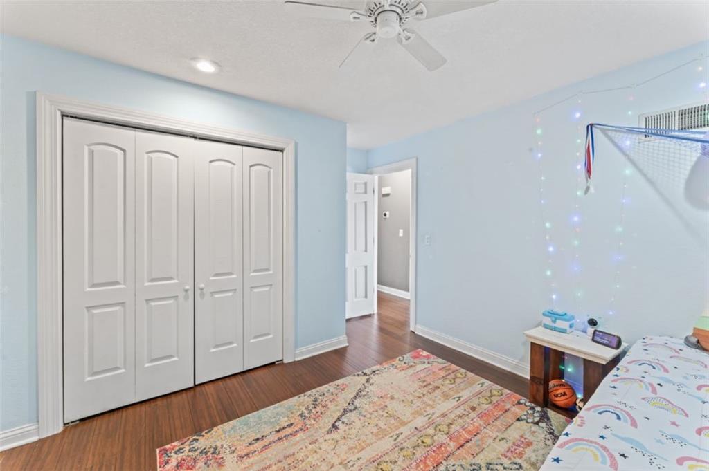 120 NW LAKEWOOD Boulevard