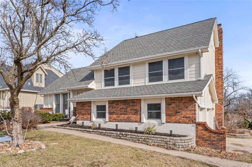 120 NW LAKEWOOD Boulevard