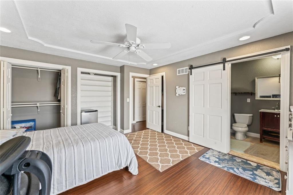 120 NW LAKEWOOD Boulevard