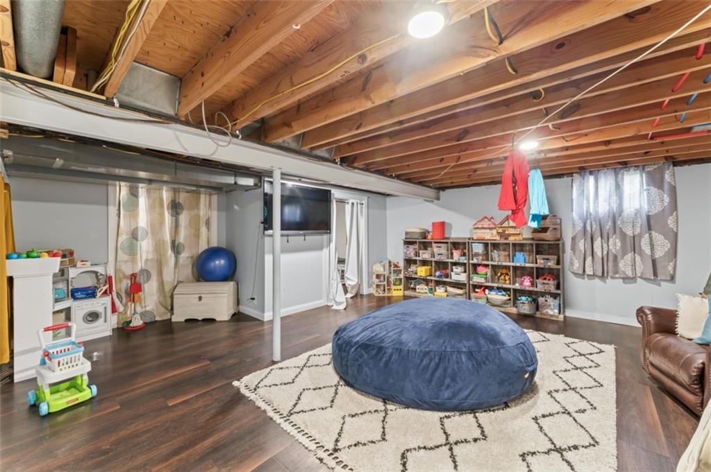 120 NW LAKEWOOD Boulevard