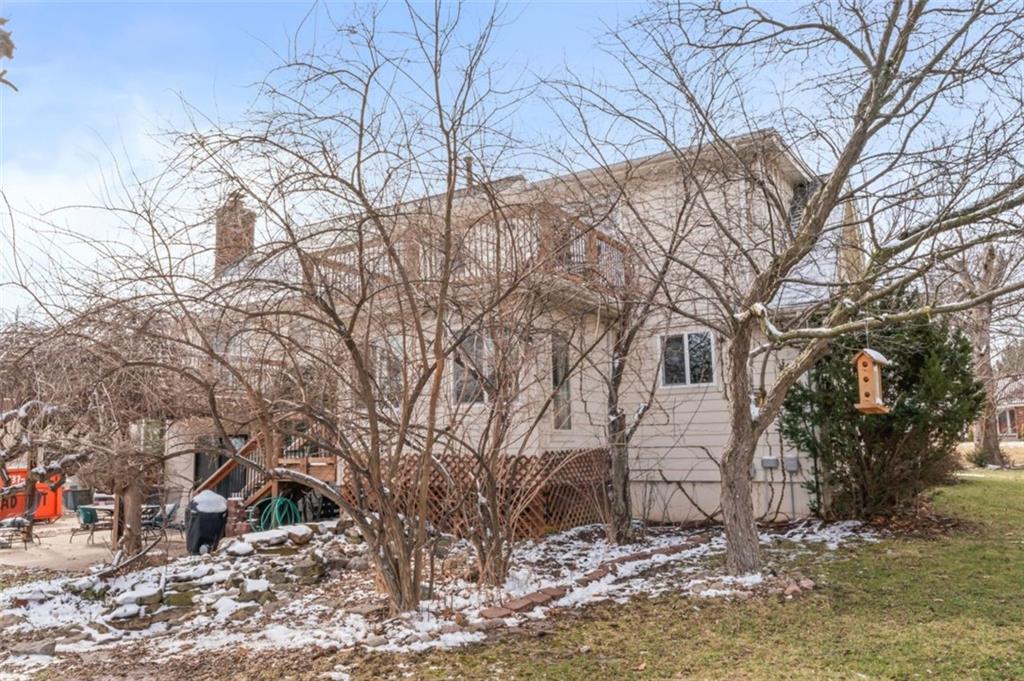 120 NW LAKEWOOD Boulevard