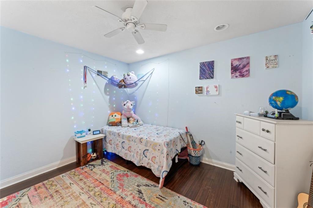 120 NW LAKEWOOD Boulevard