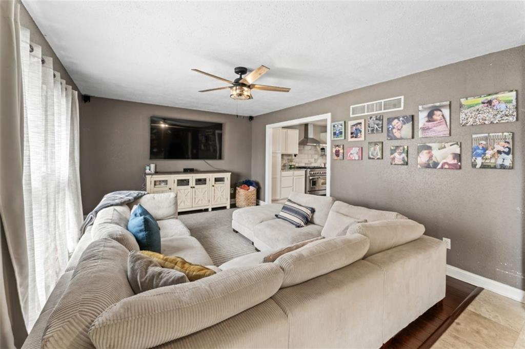 120 NW LAKEWOOD Boulevard