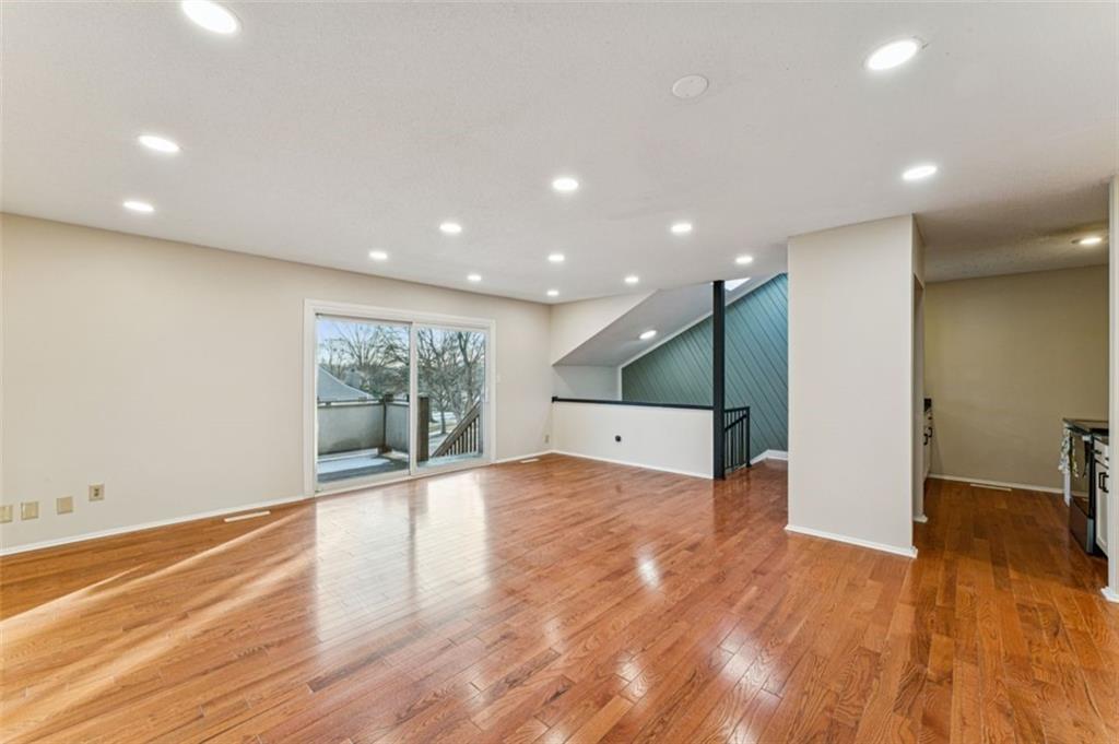 10902 Bradshaw Street