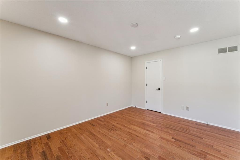 10902 Bradshaw Street