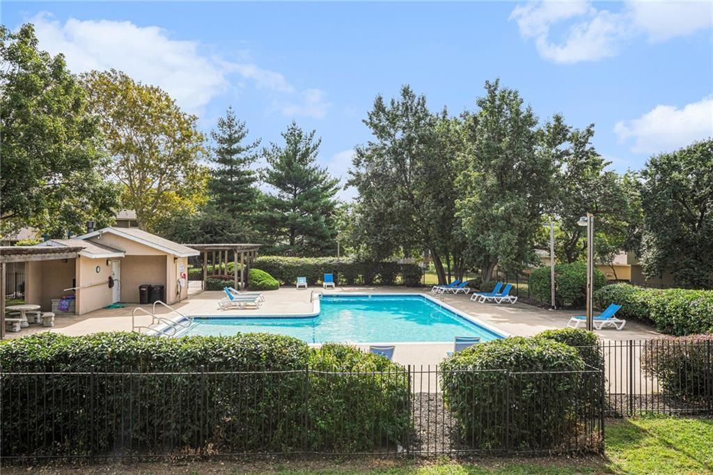 10902 Bradshaw Street