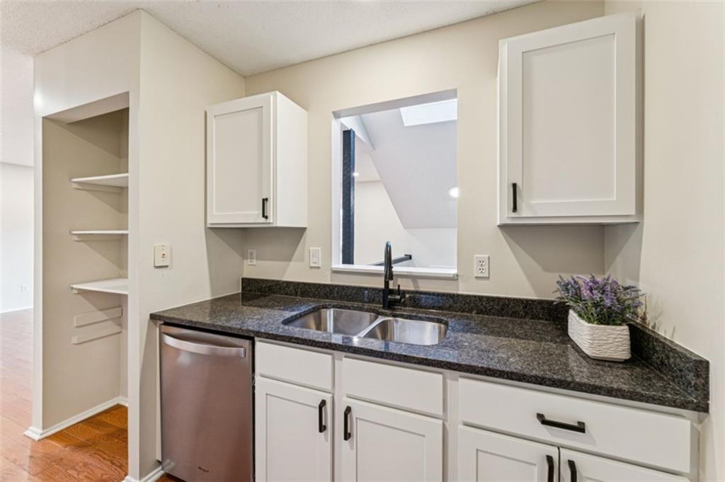 10902 Bradshaw Street