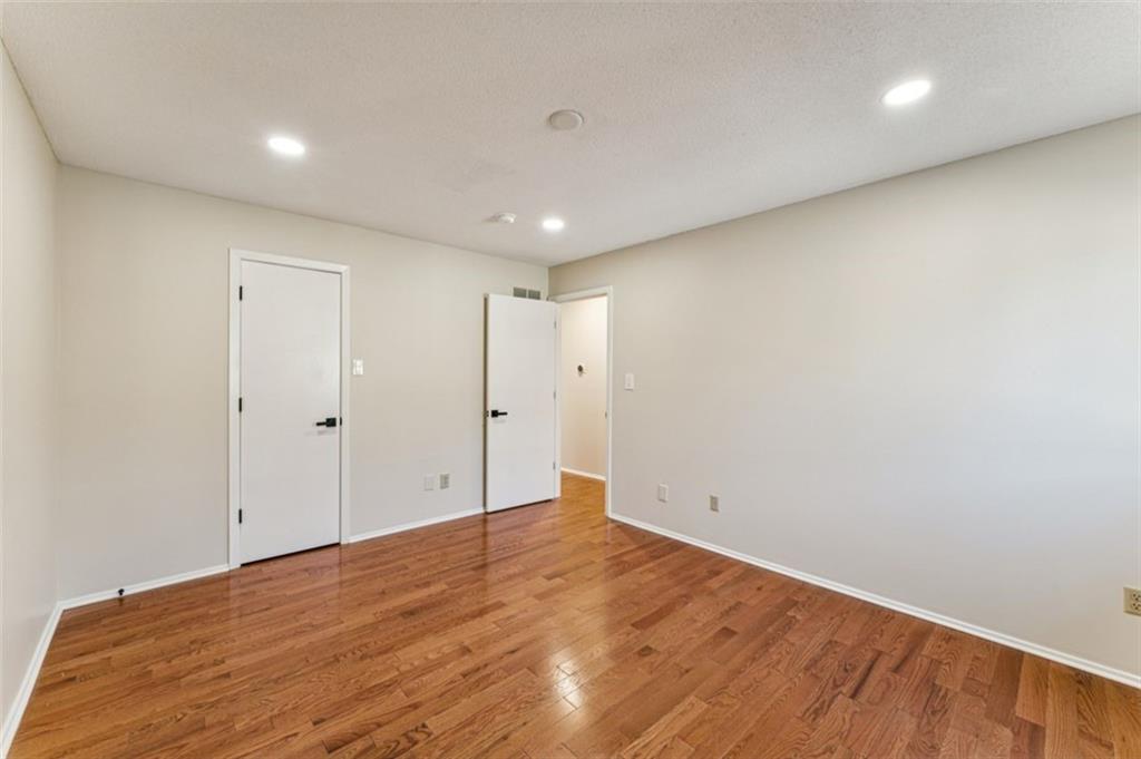 10902 Bradshaw Street