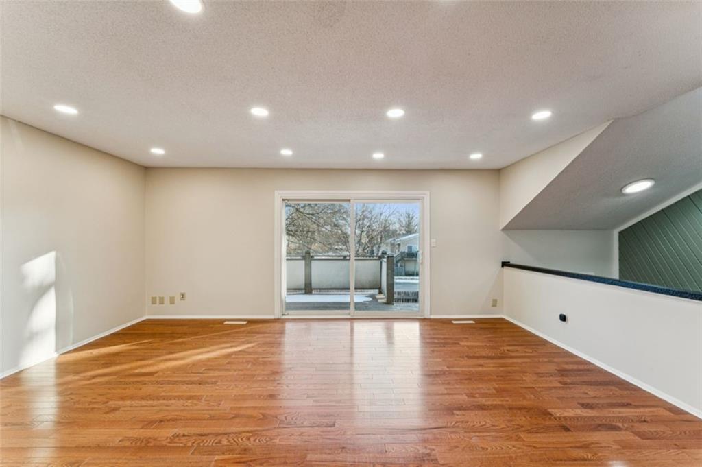 10902 Bradshaw Street