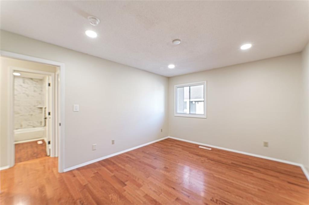 10902 Bradshaw Street