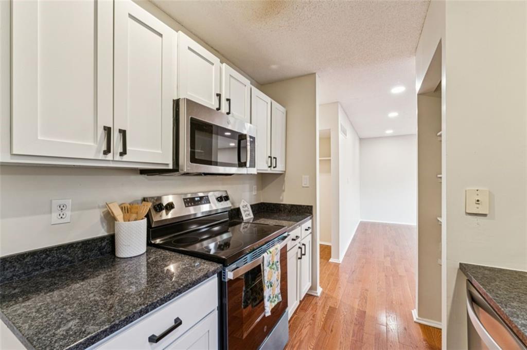 10902 Bradshaw Street