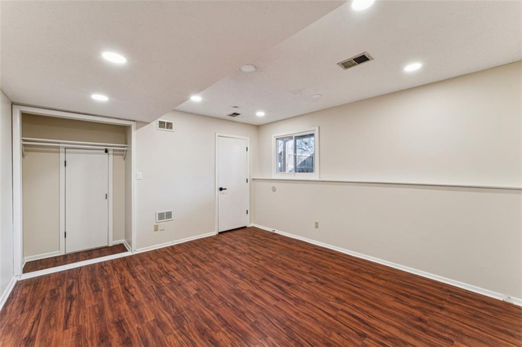 10902 Bradshaw Street