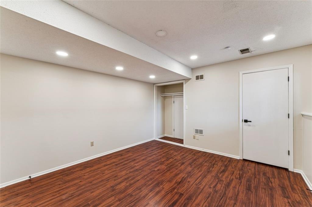 10902 Bradshaw Street