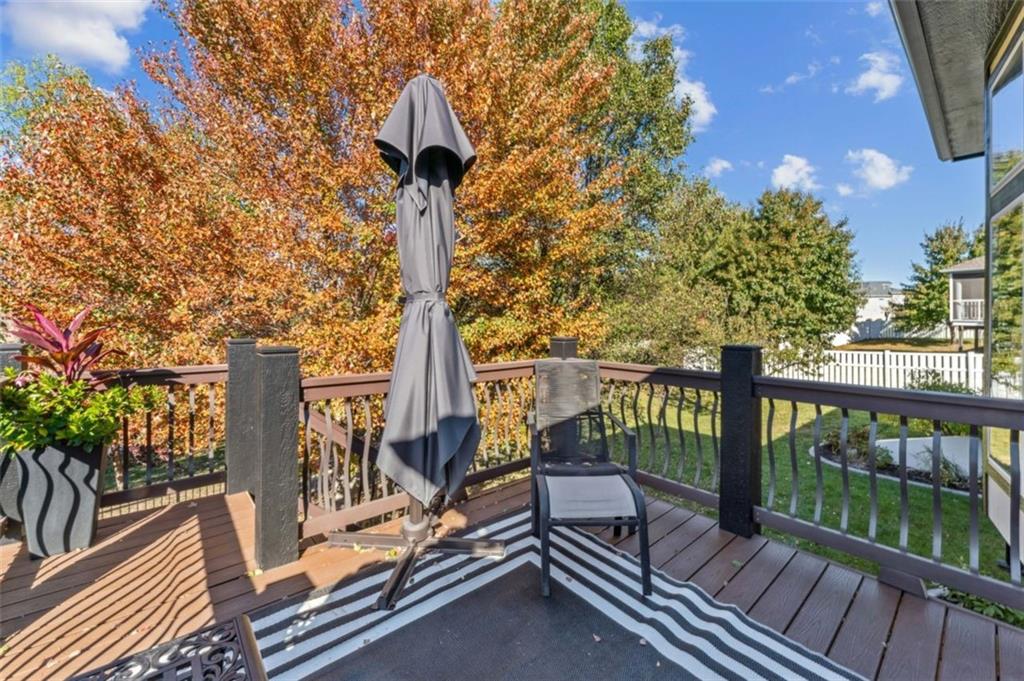 2301 NE Colonnade Avenue