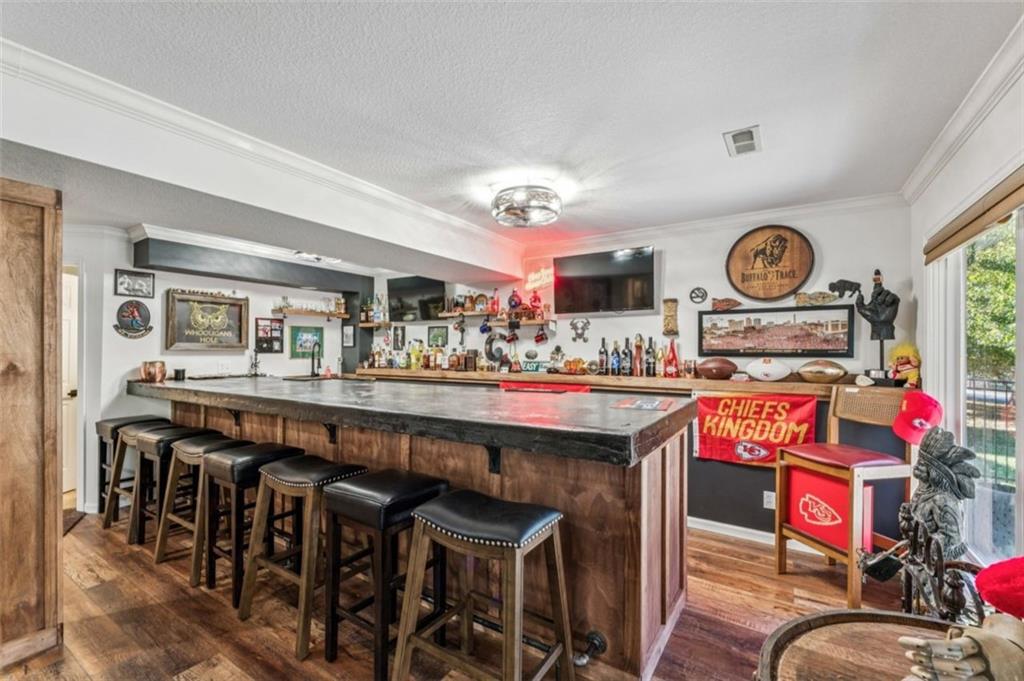 2301 NE Colonnade Avenue