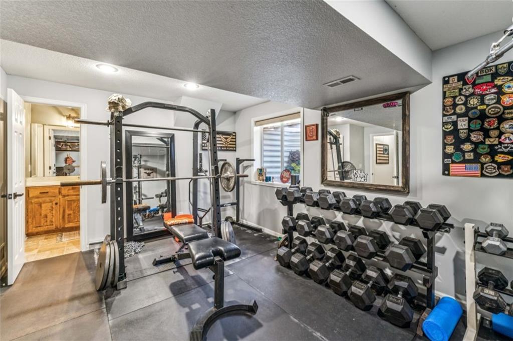 2301 NE Colonnade Avenue