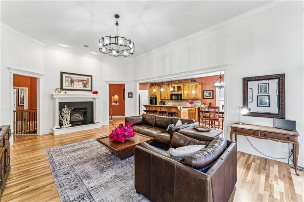 2301 NE Colonnade Avenue