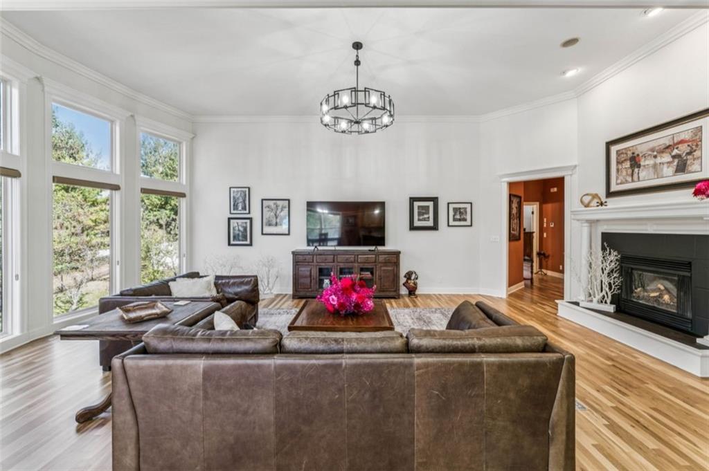 2301 NE Colonnade Avenue