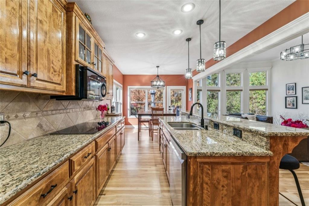 2301 NE Colonnade Avenue