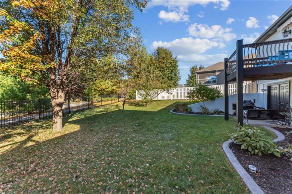 2301 NE Colonnade Avenue