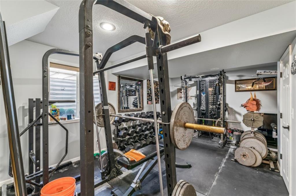 2301 NE Colonnade Avenue