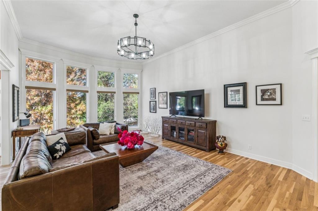 2301 NE Colonnade Avenue