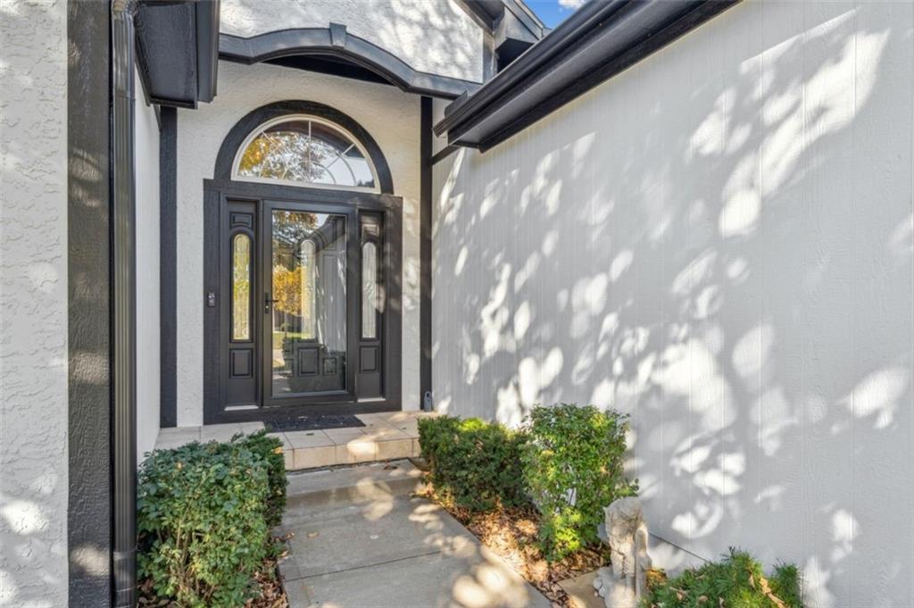 2301 NE Colonnade Avenue