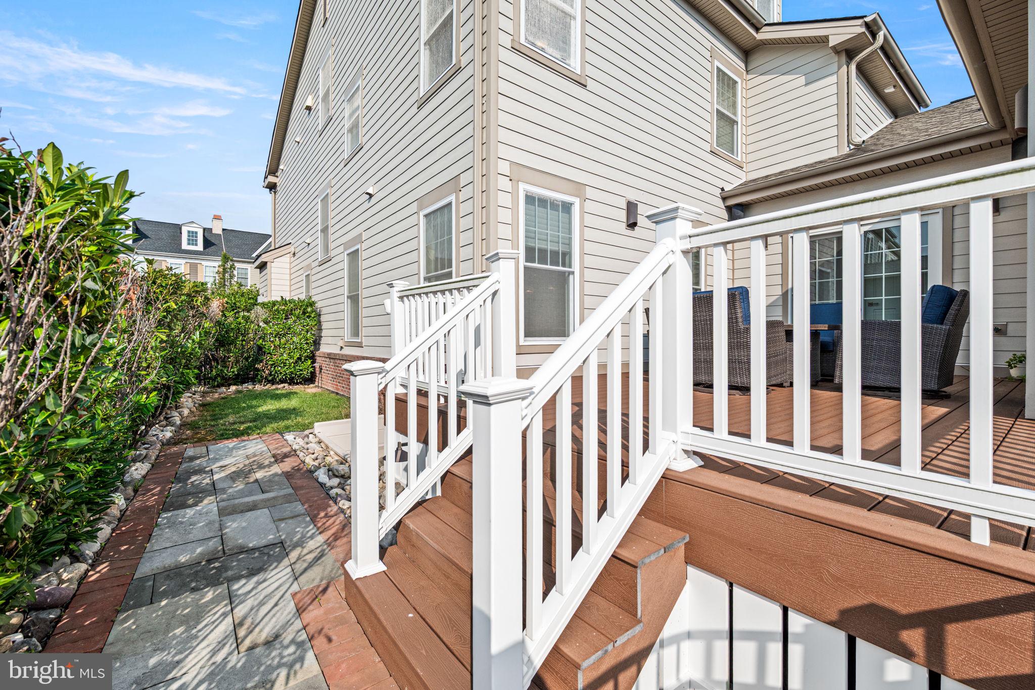 1839 WINDFLOWER LANE