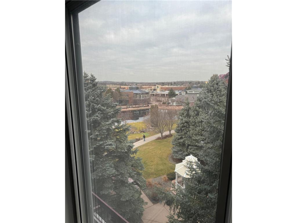 7540 Edinborough Way Unit: 1314