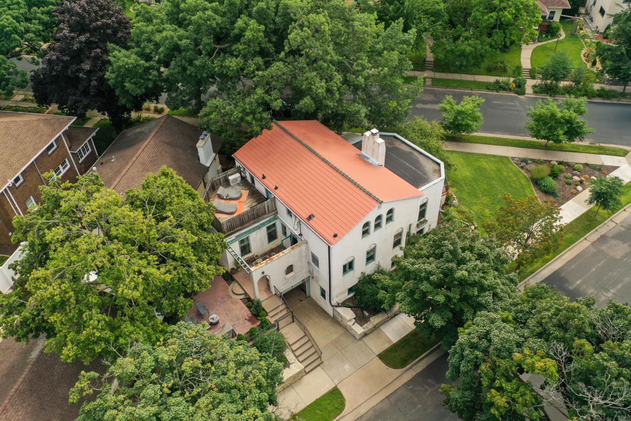 628 Cedar Lake Road S