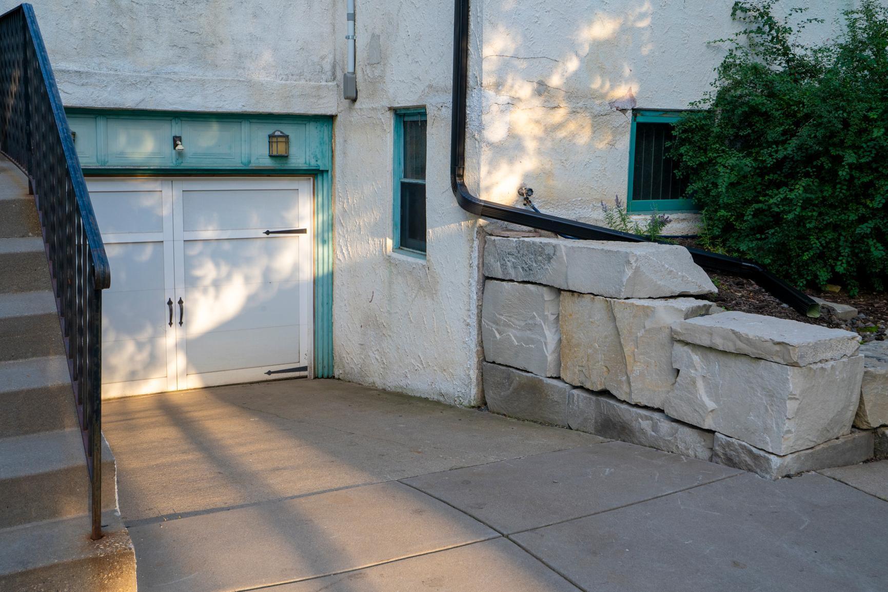 628 Cedar Lake Road S