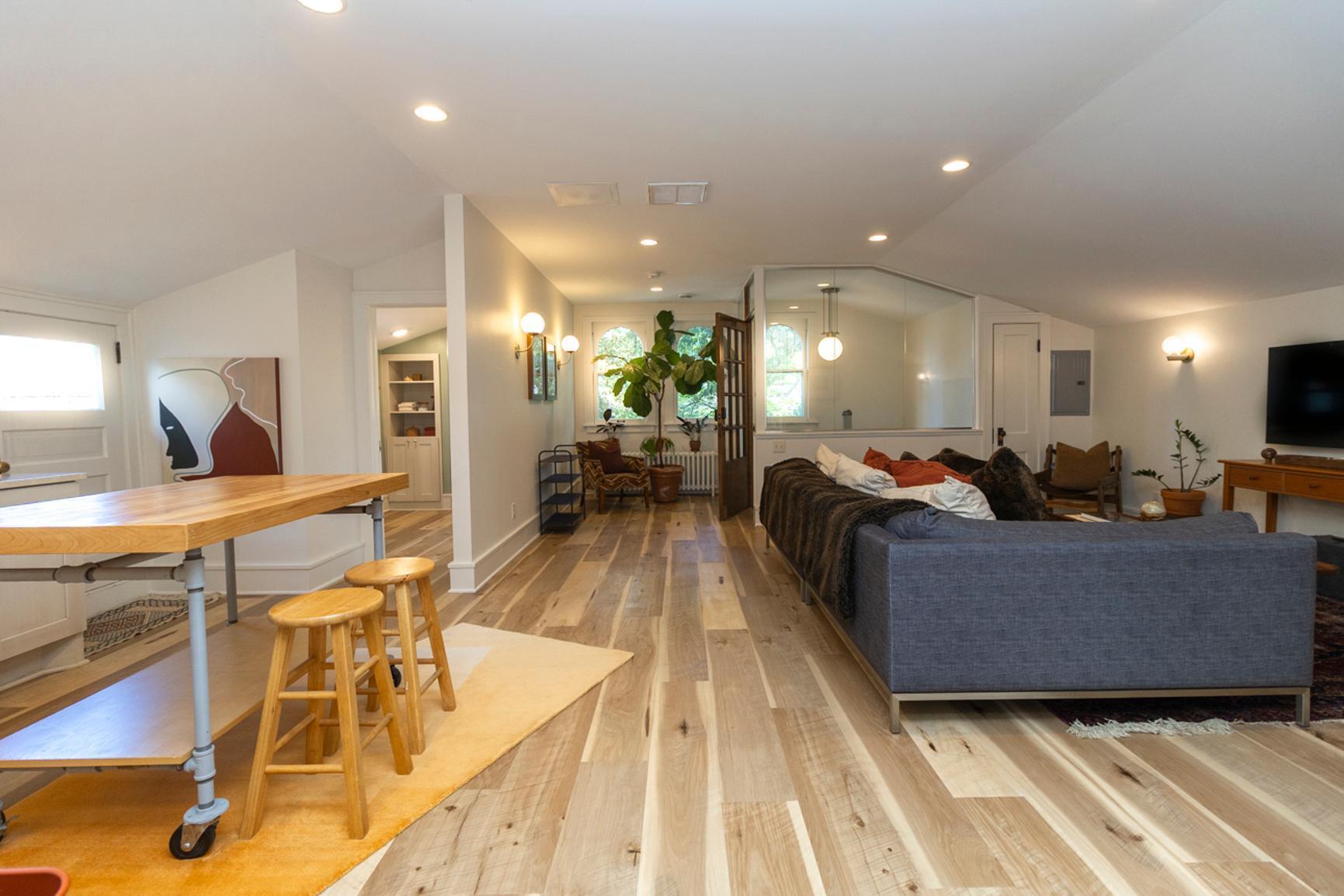 628 Cedar Lake Road S