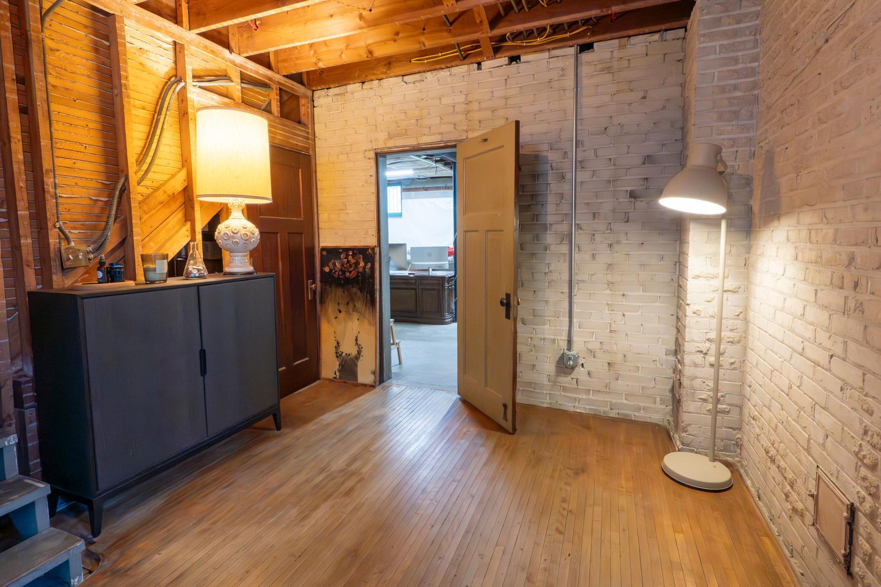 628 Cedar Lake Road S