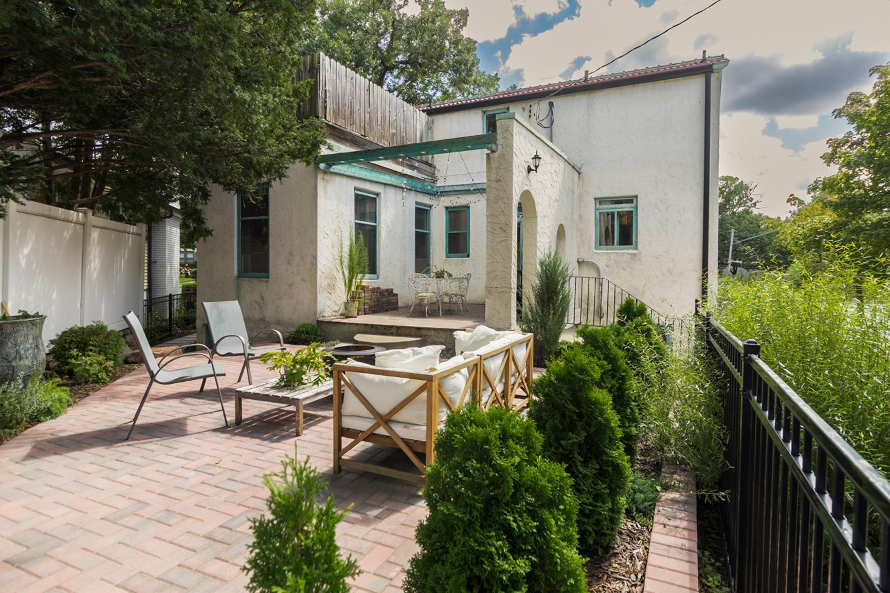 628 Cedar Lake Road S