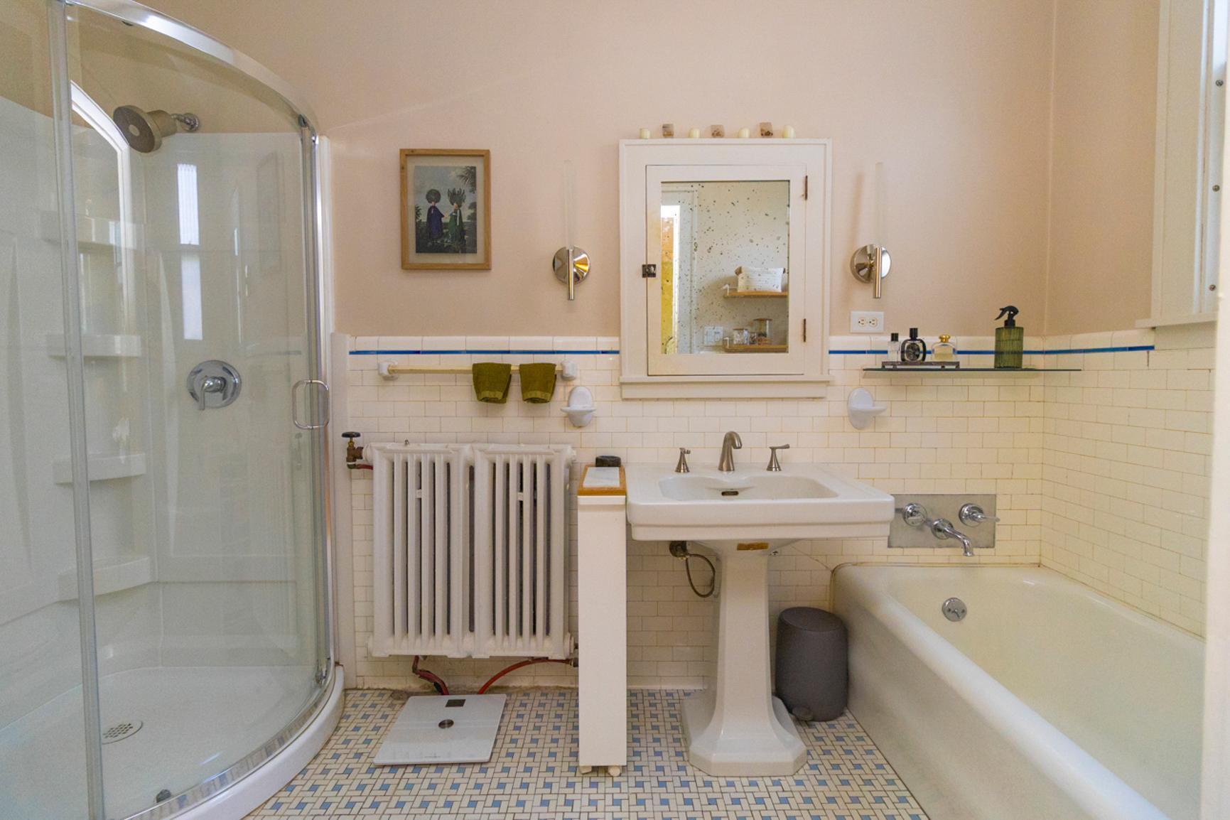 628 Cedar Lake Road S