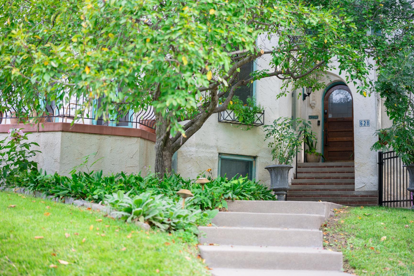 628 Cedar Lake Road S