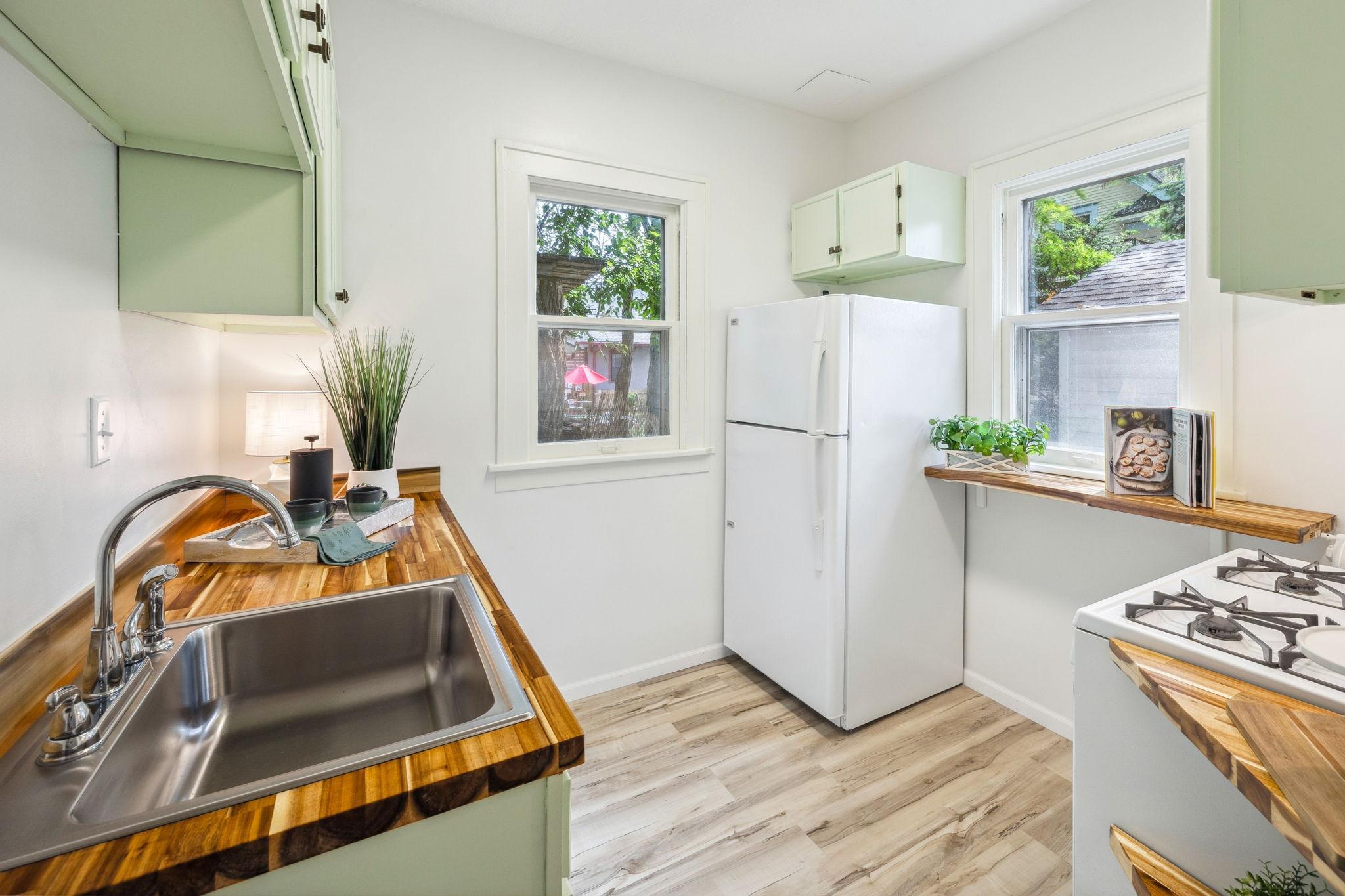 613 W 38th Street