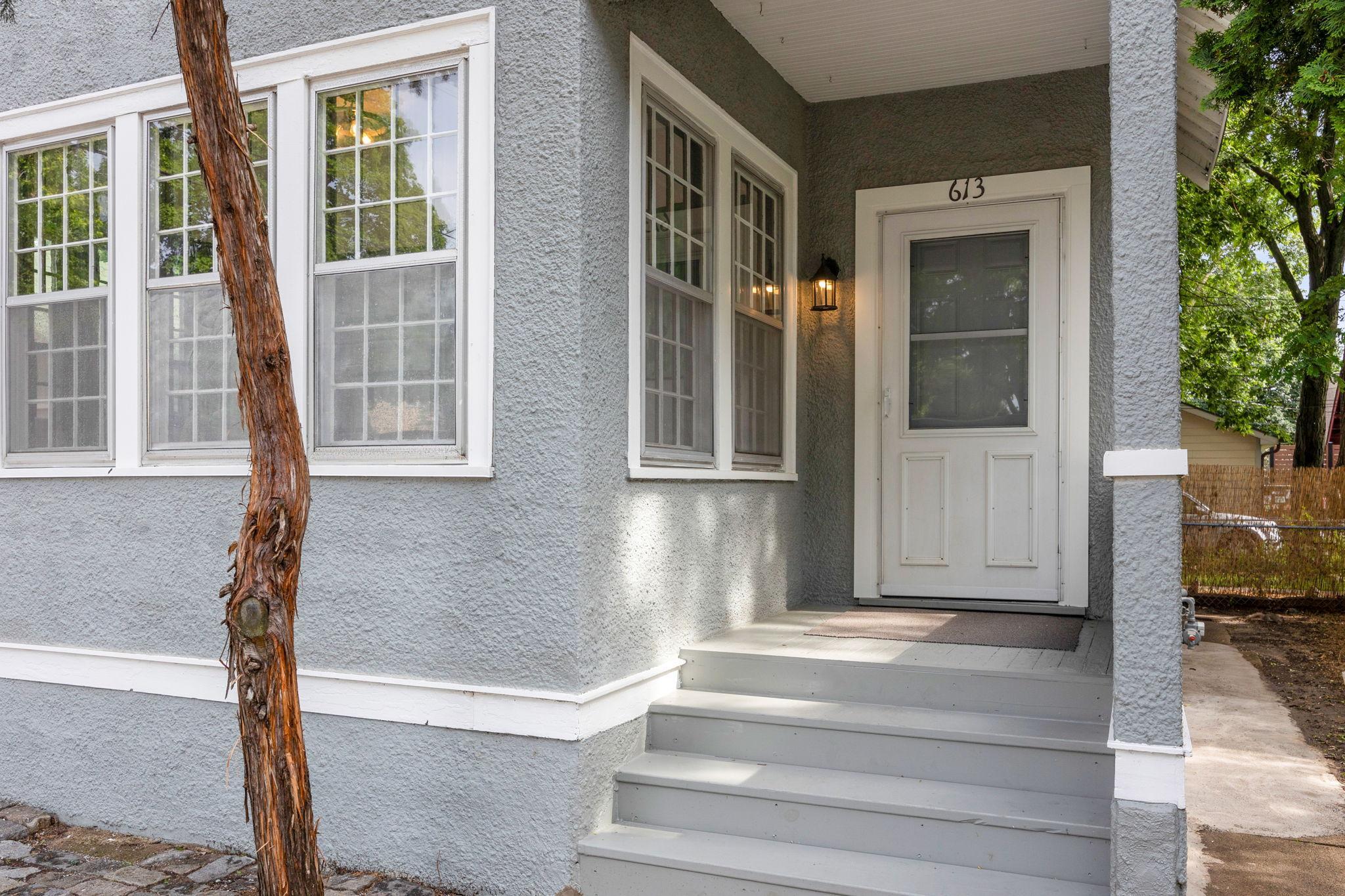 613 W 38th Street