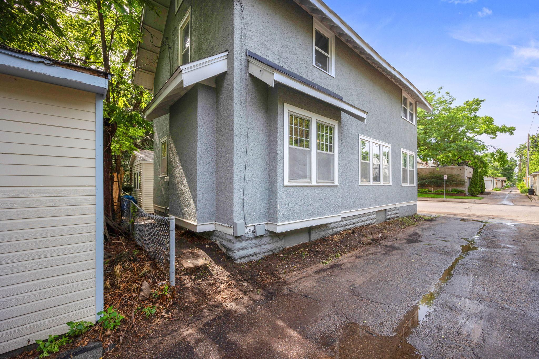 613 W 38th Street