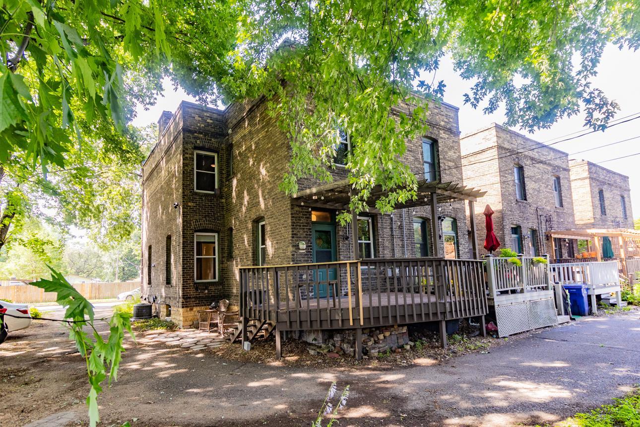 119 Isabel Street E