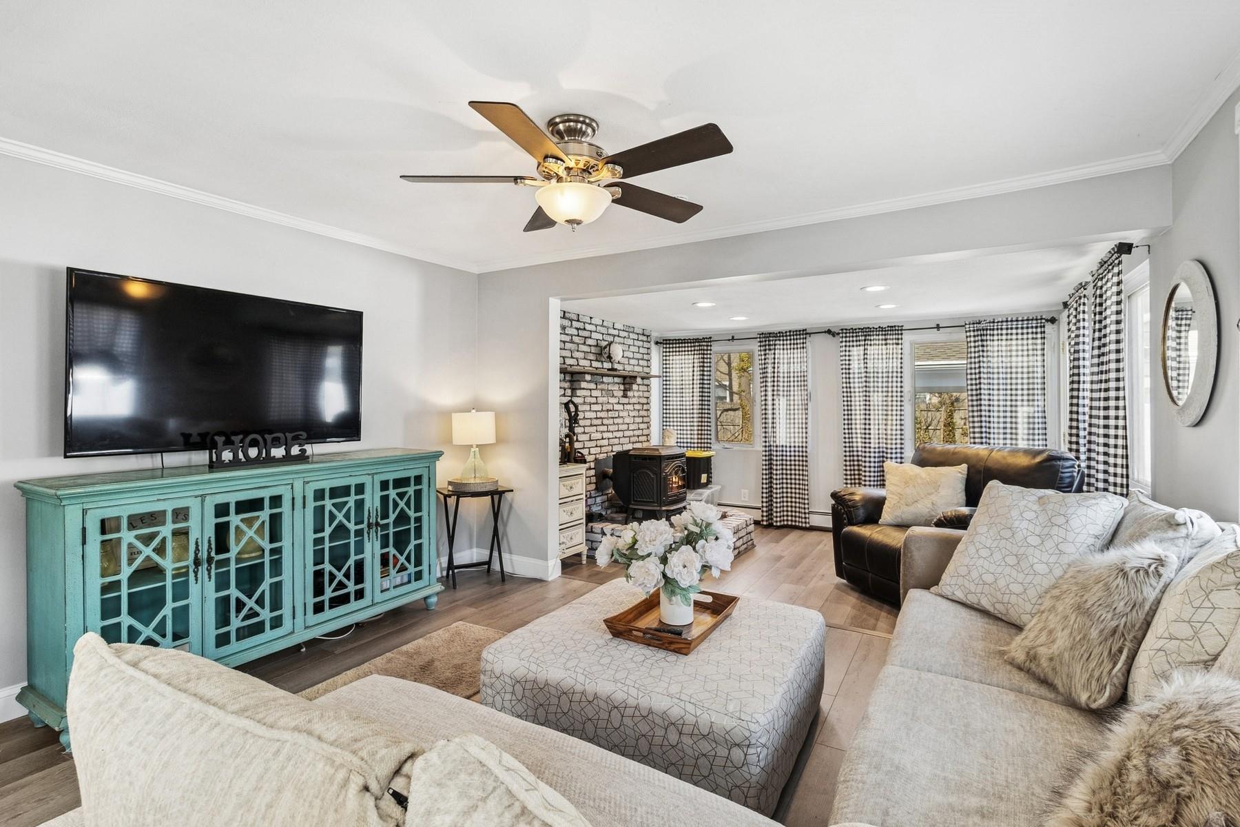 4023 Driscoll Lane