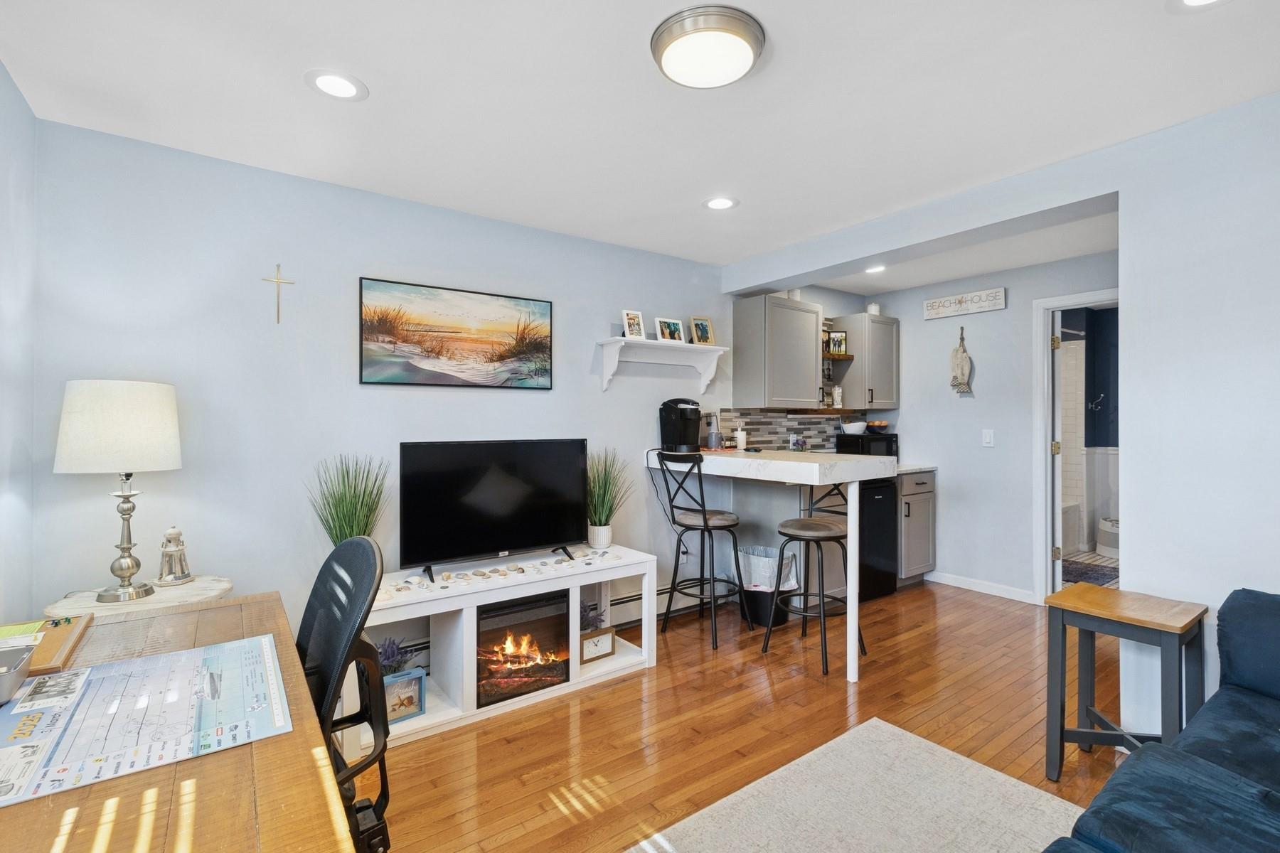 4023 Driscoll Lane