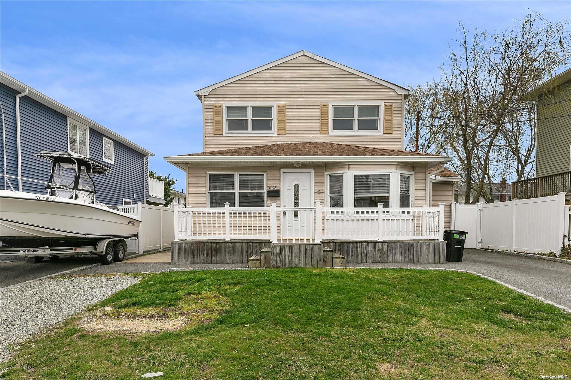 838 Surf Street