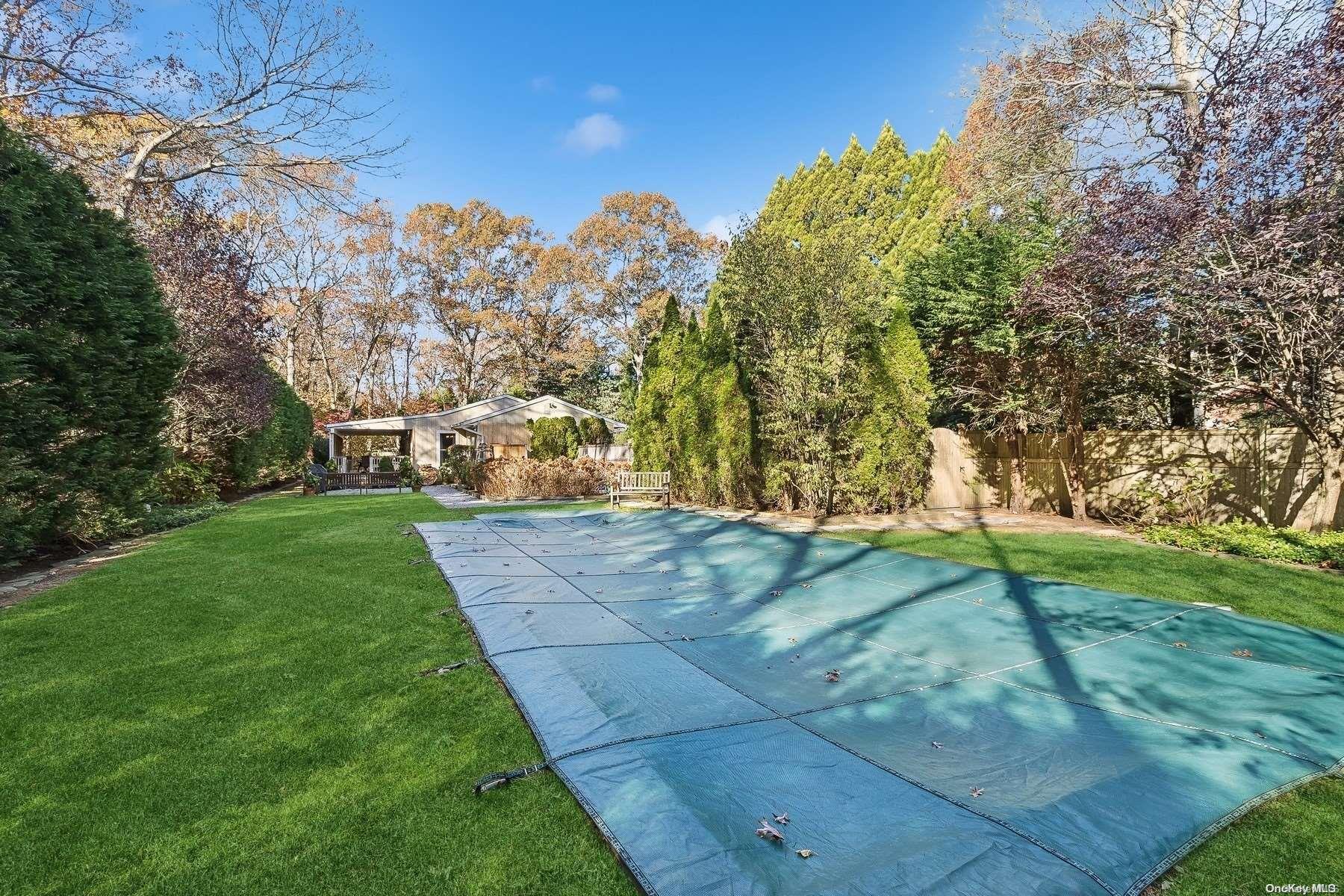 24 Fort Pond Boulevard